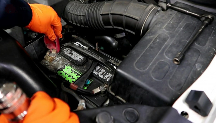 How to Clean the Battery Terminal