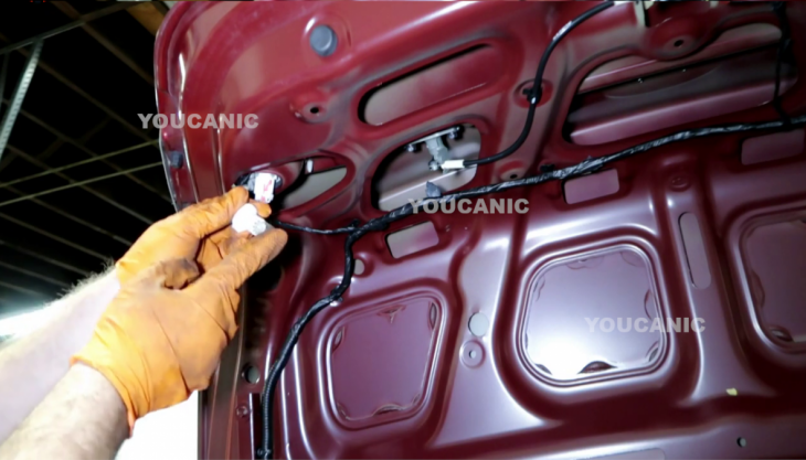 Hyundai Sonata Back Up Light Bulb Replacement