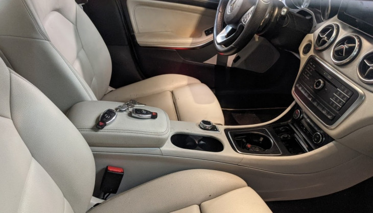 What to Do If You Locked Keys Inside a Mercedes-Benz