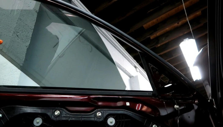 Door Window Replacement on a 2016-2020 Kia Optima.