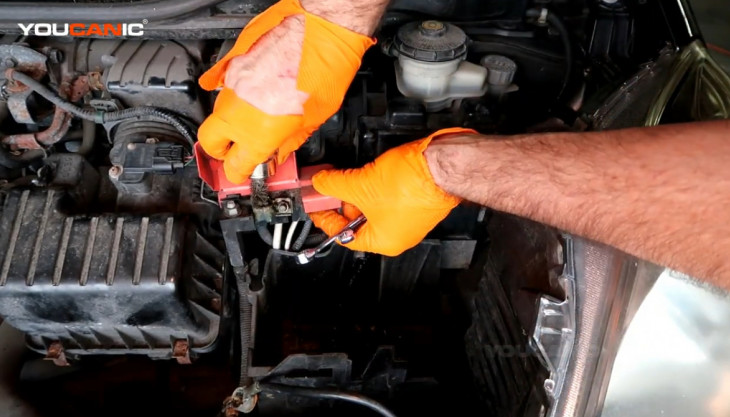 Cleaning the Battery Terminals and Post of the 2011 Honda Fit