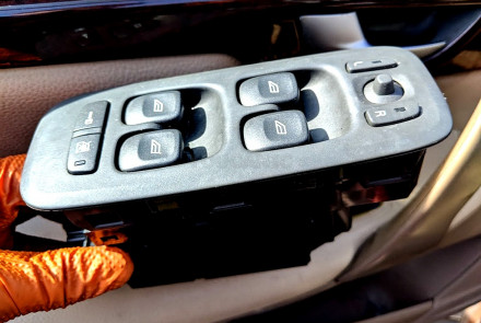 Volvo Replace Door Window Switch