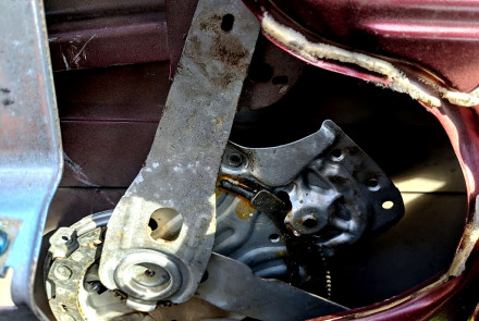 Volvo Window Regulator and Motor Replacement