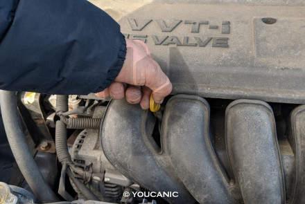 How to Check Toyota Oil Level | Add Engine Oil if Level Low