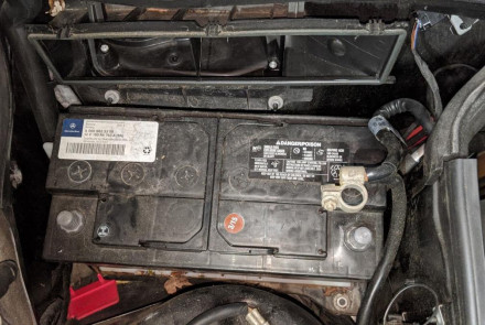 Mercedes-Benz C / CLK Battery Replacement Guide / W203 W209
