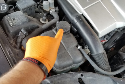 How to Add Antifreeze / Check Coolant Level on Chrysler Crossfire