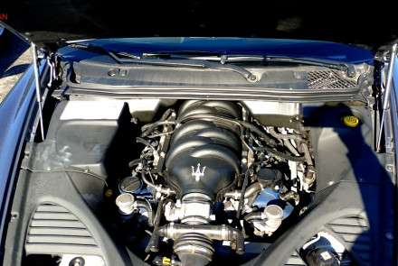 Open Maserati Hood