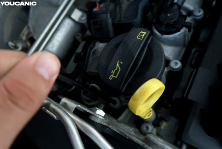 Check Volkswagen Engine Oil Level | VW
