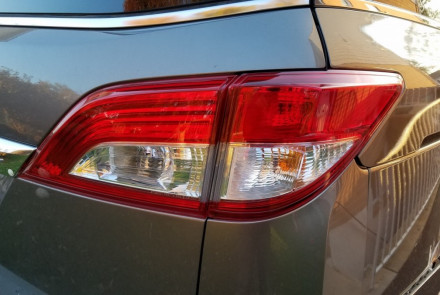 2011-2017 Nissan Quest Change a Brake Light Bulb