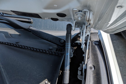 BMW Hood Won't Stay Open - Replace Gas Supports