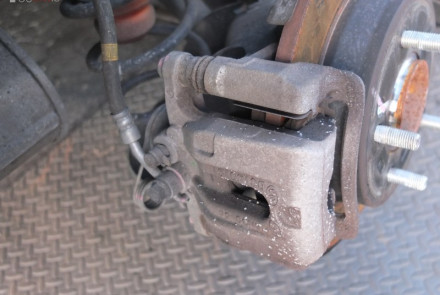 Hyundai Elantra Rear Brake Pads Replacement