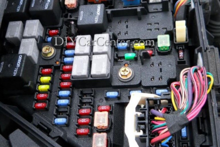 2003-2007 Cadillac CTS Fuse Box Location Chart