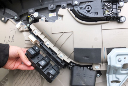 Hyundai Elantra Door Window Switch Replacement Guide