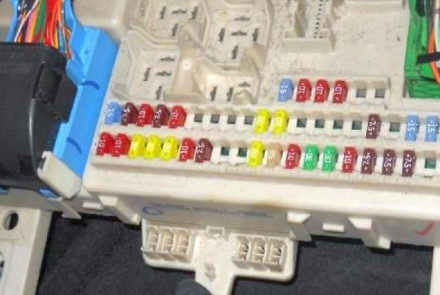 2004-2008 Mazda 3 Fuses Chart Location
