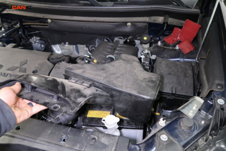 Mitsubishi Outlander Remove and Replace Air Filter