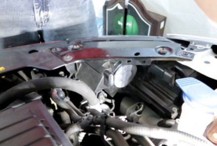 VW Jetta Headlight Bulb Replacement