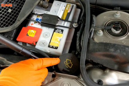Mercedes-Benz SL-Class R230 Add Windshield Washer Fluid