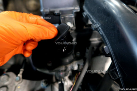 Mitsubishi Mirage Check Engine Oil Level Add Oil