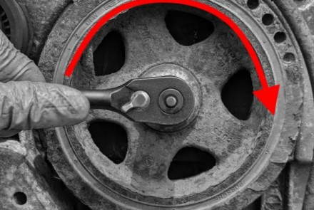 How to Turn Crank Porsche Engine by Hand