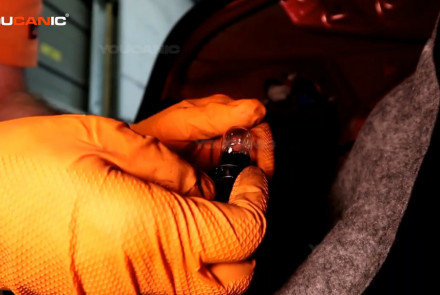 Brake Light/Clearance Light Bulb Replacement Guide Mazda 3 2013-2018