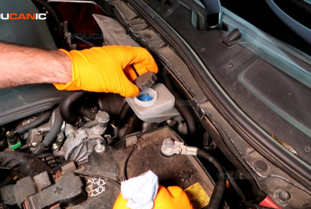 Check/Add Brake Fluid Mazda 3 2013-2018