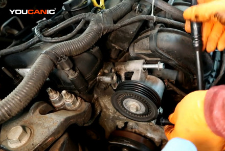 Ford Fusion Tensioner & Serpentine Belt Replacement