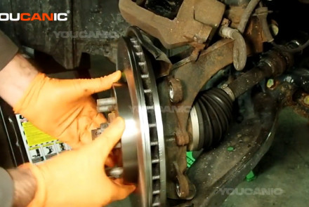 2017+ Nissan Rogue Sport Front Brake Pads & Rotor Replacement