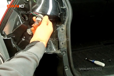 2017+ Nissan Rogue Sport Brake Light Bulb Replacement