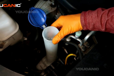 2015–2021 Kia Sedona - Add Windshield Washer Fluid