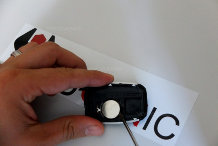 2015–2021 Kia Sedona Key Fob Battery Replacement