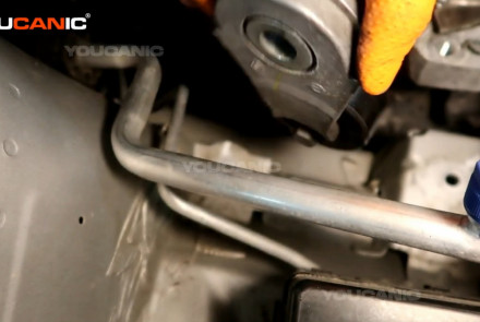 2013–2019 Nissan Sentra / Tensioner Pulley / Engine Mount Replacement