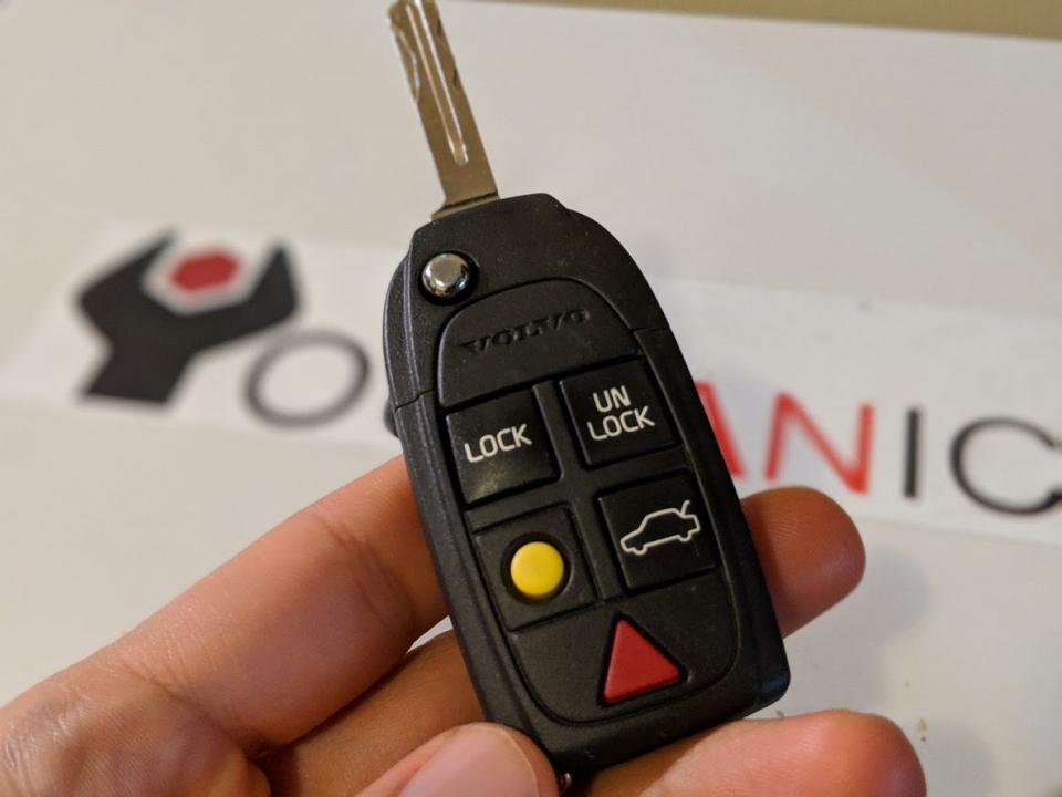 Volvo flip key battery replacement