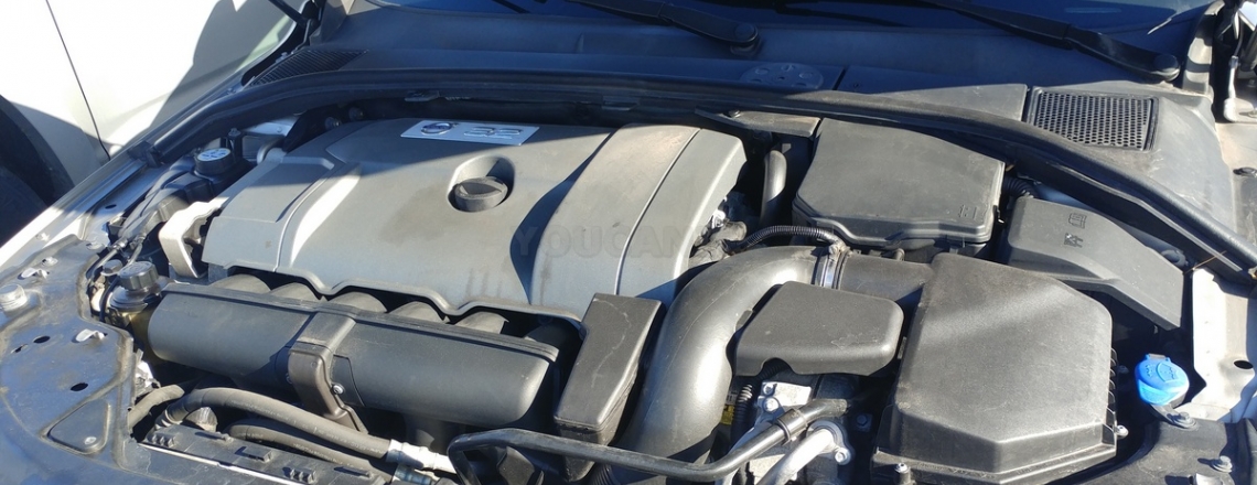 How to jump start Volvo dead battery